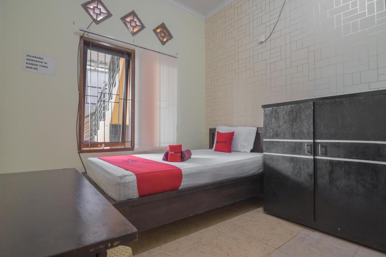Hotel Reddoorz Near Sepinggan Airport Balikpapan 2 Exteriér fotografie