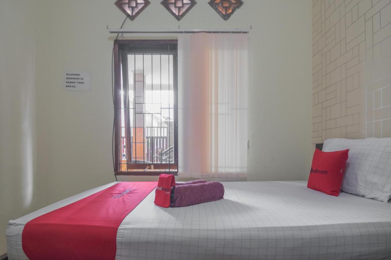 Hotel Reddoorz Near Sepinggan Airport Balikpapan 2 Exteriér fotografie